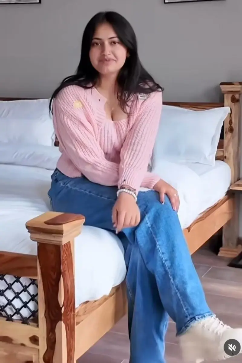 Unsatisfied Housewife Looking for Companionship as Escorts in Mumbai